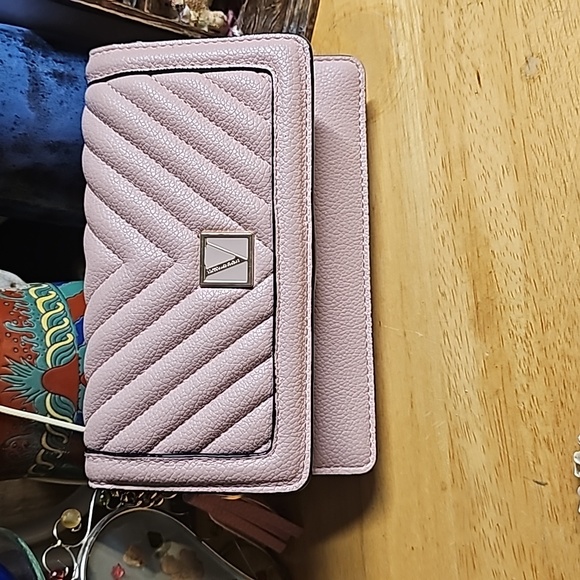 Pink Victoria  secret wallet - Picture 3 of 3